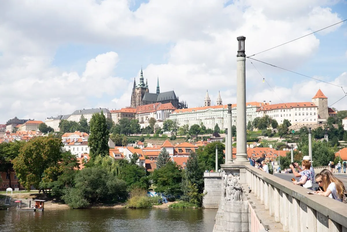 Praag op twee uur rijden